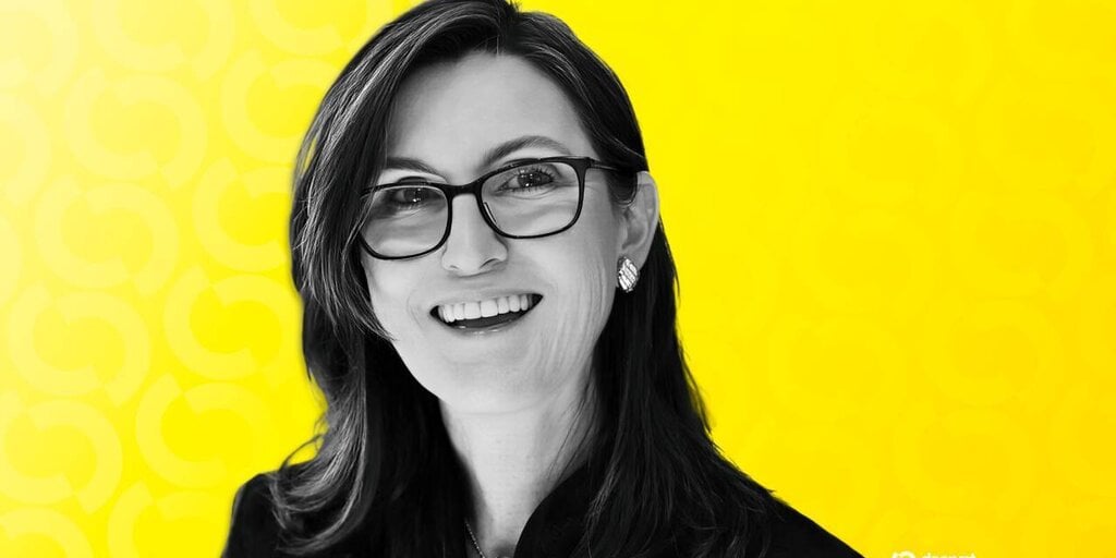 Cathie Wood 买入时机把握准确，Ark Invest 加码 Coinbase、BitMine 和 Circle 股票